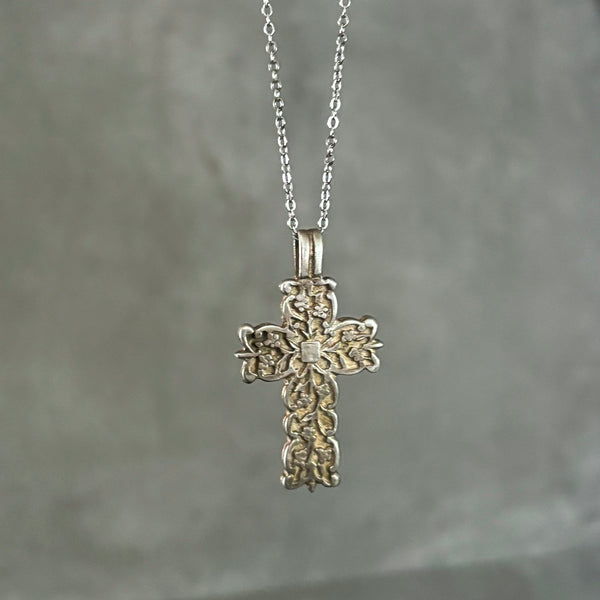 Laya (authentic vintage cross)
