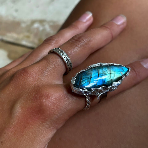 Labradorite ring