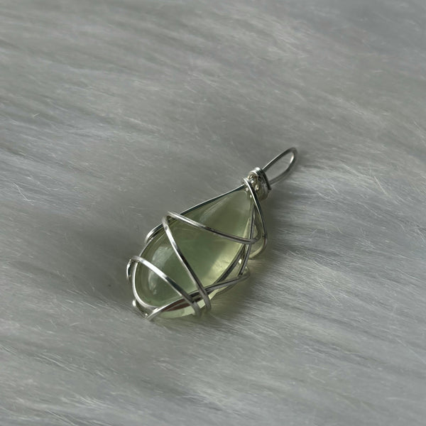 Prehnite Pendant (925 sterling silver)