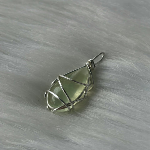 Prehnite Pendant (925 sterling silver)