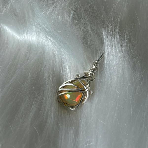 Ethiopian Opal (925 sterling silver)
