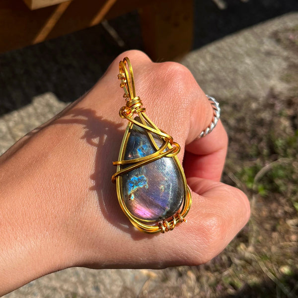PRE ORDER Large Labradorite Pendant