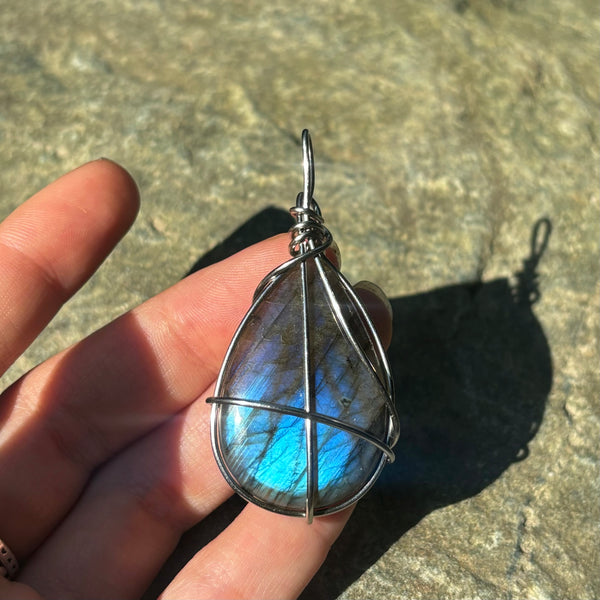 Labradorite Pendant (Large Stone)