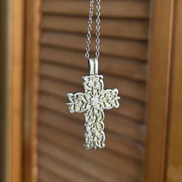 Laya (authentic vintage cross)