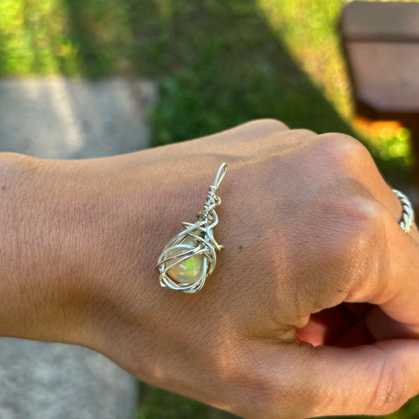 Ethiopian Opal (925 sterling silver)