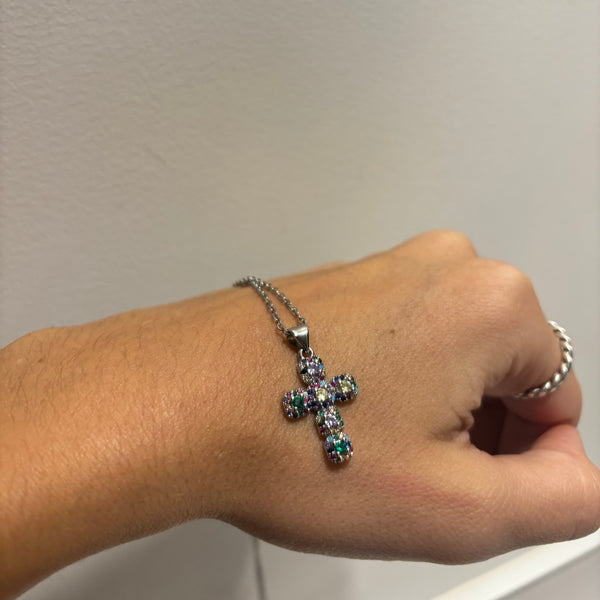 Levayah (silver cross necklace)
