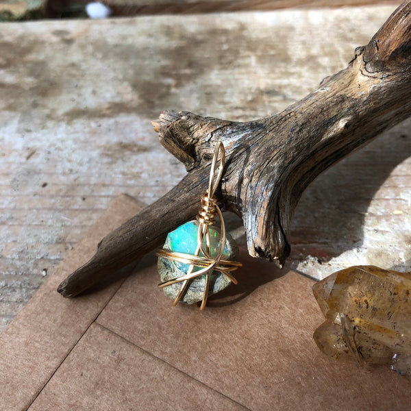 Rainbow Moonstone (Raw)