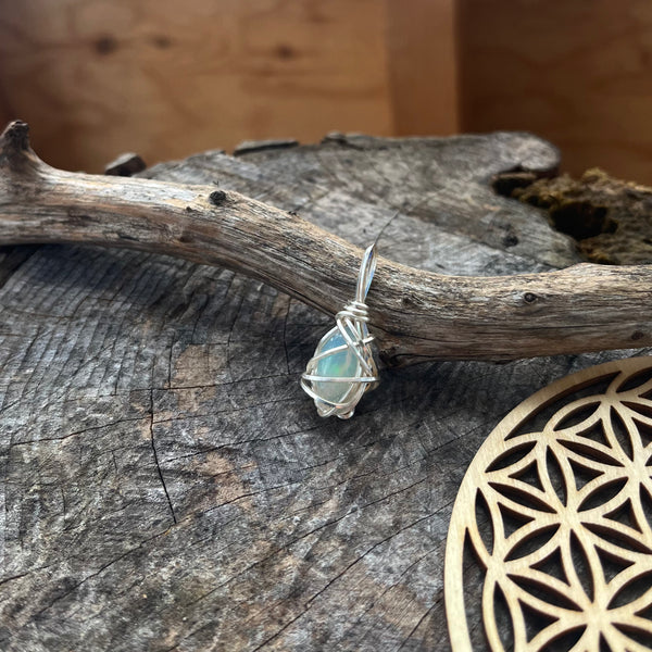 Ethiopian Opal (925 Sterling Silver)