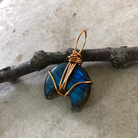 Labradorite (Moon Shaped)