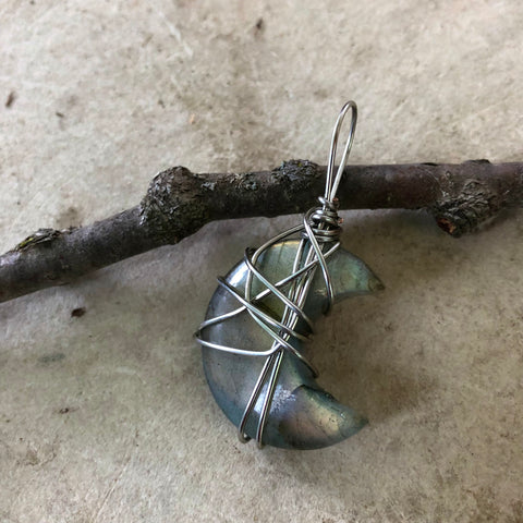 Labradorite (Moon Shaped)