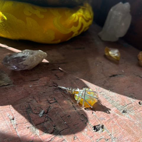 Ethiopian Opal (925 sterling silver)
