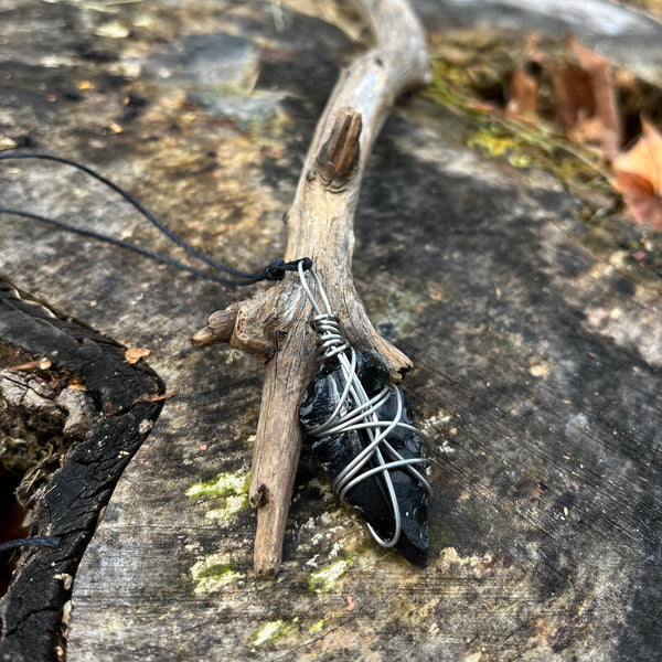 Black Obsidian Arrowhead (stainless steel)