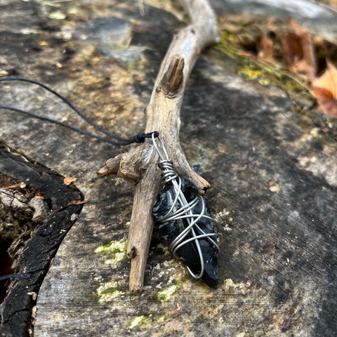 Black Obsidian Arrowhead (stainless steel)